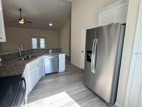 925 Lora St in Daytona Beach, FL - Building Photo - Building Photo