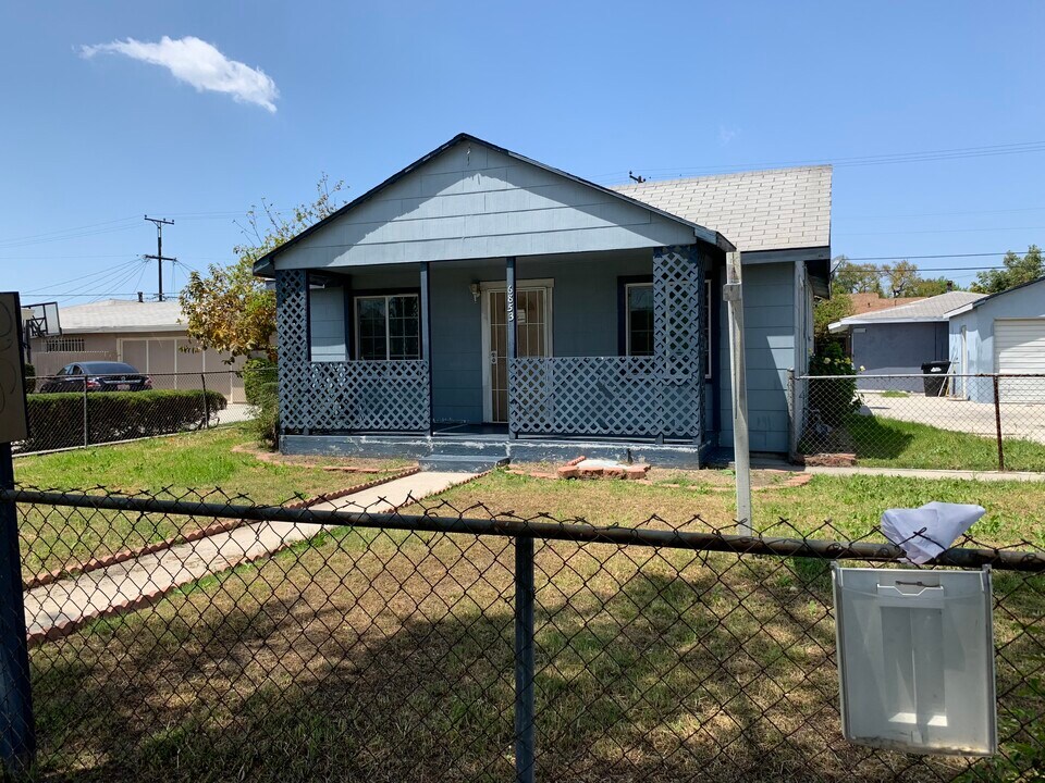 6851 Ira Ave in Bell Gardens, CA - Building Photo