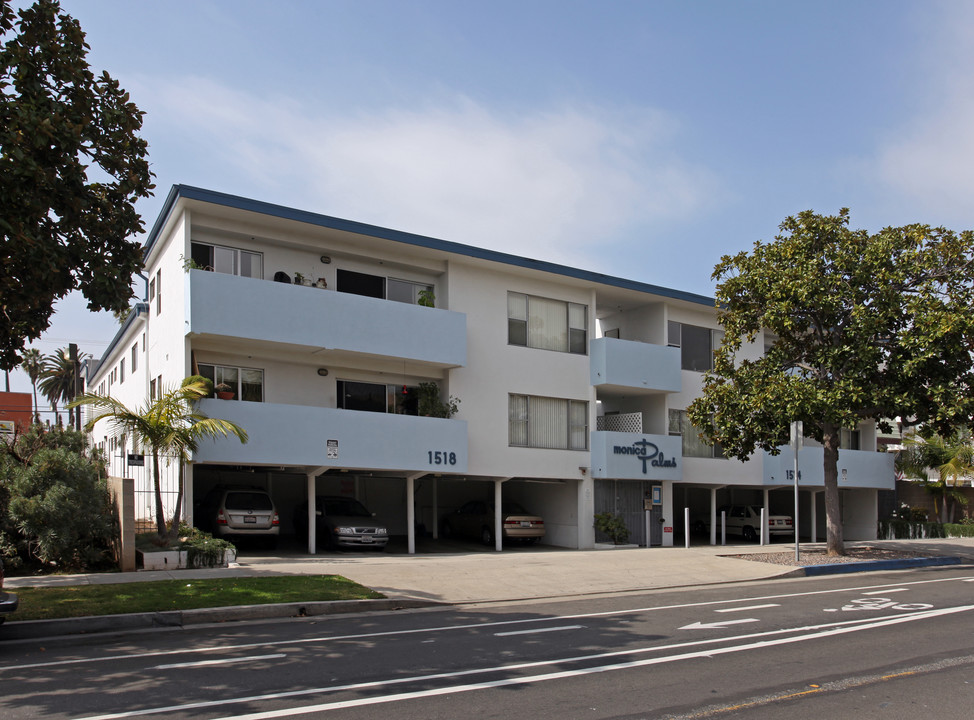 Monica Palms in Santa Monica, CA - Foto de edificio