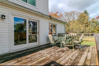 270 W Glendale St in Bedford, OH - Foto de edificio - Building Photo