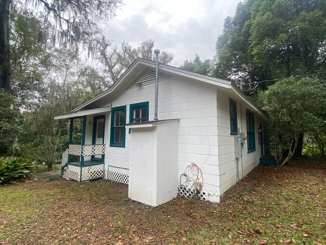 305 E Bradford Rd