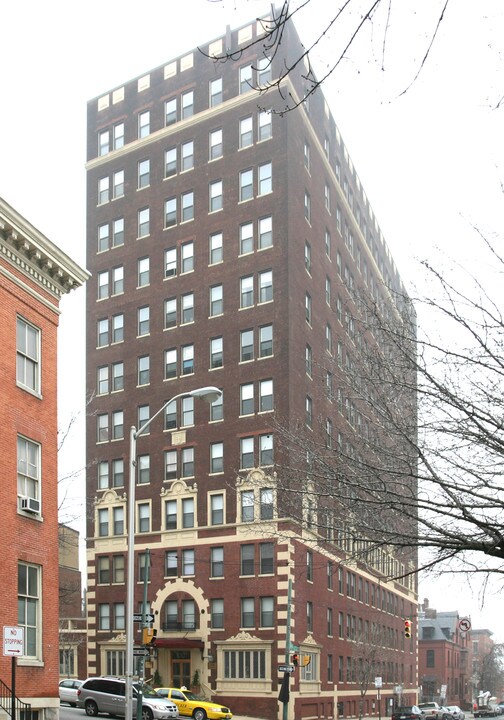 1001 Saint Paul St in Baltimore, MD - Building Photo