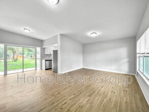 6110 Perrine Dr in Orlando, FL - Building Photo - Building Photo