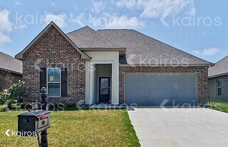 125 Haygood Pt in Sulphur, LA - Building Photo