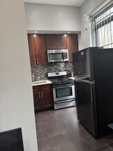 165 Halsey St, Unit aa in Brooklyn, NY - Foto de edificio - Building Photo