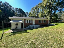 1308 Carroll Heights Rd in Zebulon, NC - Building Photo