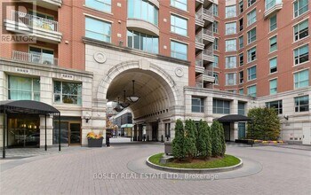 38-638 Avenue Rd in Toronto, ON - Building Photo - Building Photo