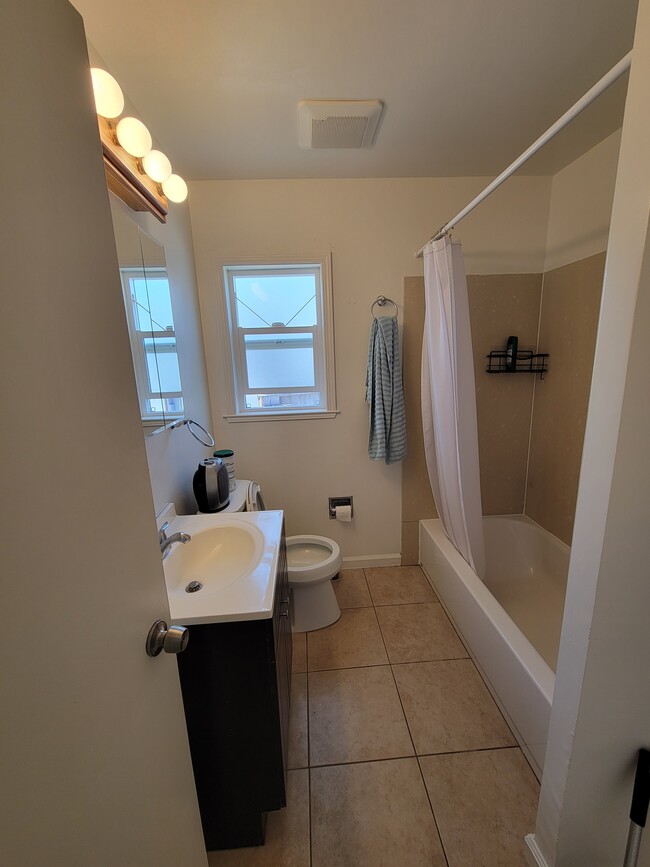 36840 Olive St in Newark, CA - Building Photo - Building Photo
