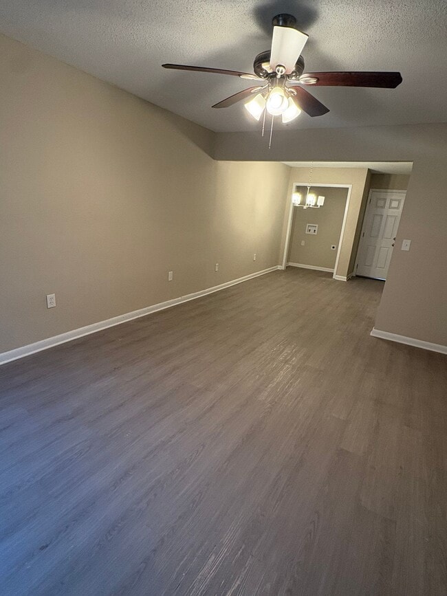 108 Ellis Dr in Hattiesburg, MS - Foto de edificio - Building Photo