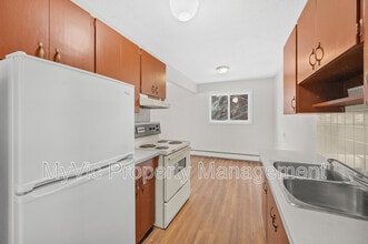 9915-9101 101 St in Fort Saskatchewan, AB - Building Photo - Building Photo