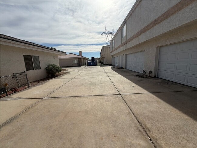 331 Phyllis Dr in Bullhead City, AZ - Building Photo - Building Photo