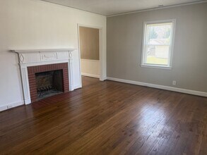 1011 W Wendover Ave in Greensboro, NC - Building Photo - Building Photo