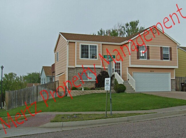 2215 Lisa Dr in Colorado Springs, CO - Building Photo - Building Photo