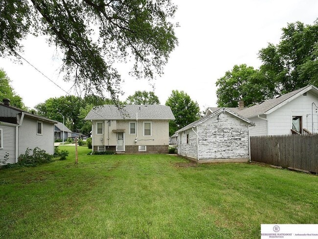 2032 N 65th Ave in Omaha, NE - Building Photo - Building Photo