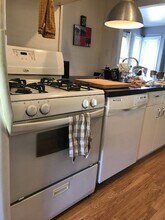 103 W Broad St in Stonington, CT - Building Photo - Building Photo