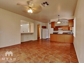 3041 W Darien Way in Phoenix, AZ - Building Photo - Building Photo
