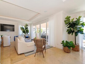 19251 Fisher Island Dr in Miami Beach, FL - Building Photo