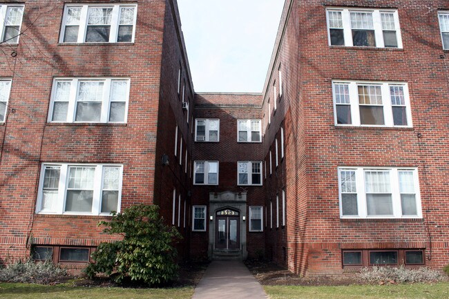 851-853 Wethersfield Ave in Hartford, CT - Foto de edificio - Building Photo