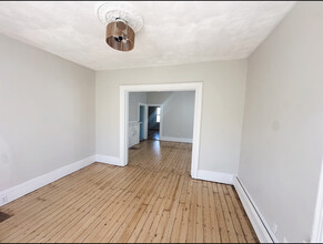 111 Ring St, Unit 2 in Providence, RI - Building Photo - Building Photo