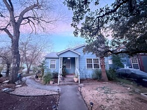 3300 Lafayette Ave-Unit -6d36e270-f961-11eb-9967-0607dd3ec290 in Austin, TX - Building Photo - Building Photo