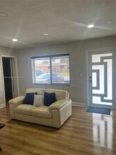 7731 NW 32nd St in Hollywood, FL - Building Photo - Building Photo
