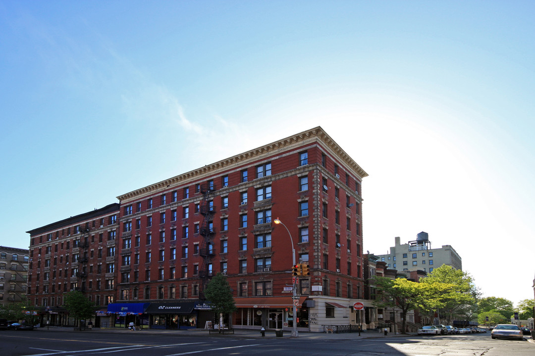 1619-1625 Amsterdam Ave in New York, NY - Foto de edificio