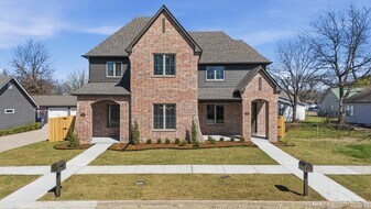 316 E Elgin St in Broken Arrow, OK - Building Photo