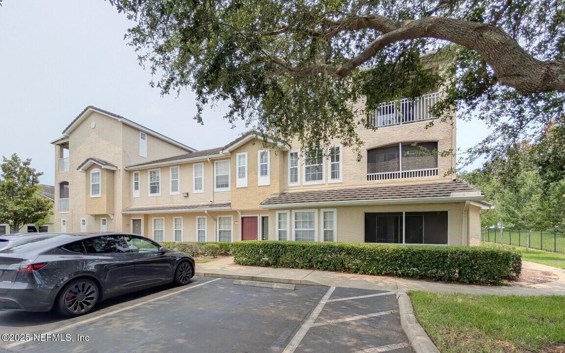 10075 GATE N Pky in Jacksonville, FL - Building Photo
