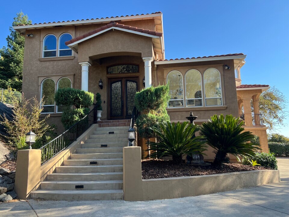 9220 Touchstone Ct in Granite Bay, CA - Building Photo