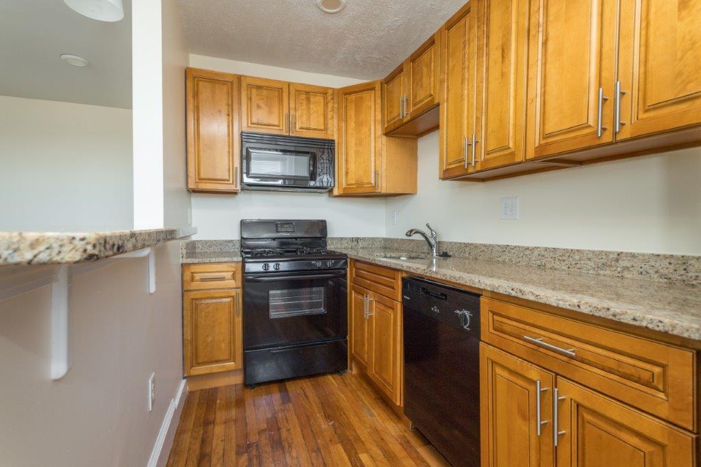138 Highland Ave in Somerville, MA - Building Photo