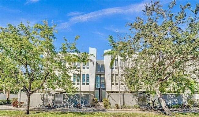 property at 703 SE 16th Ct