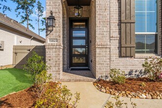 15823 Bird of Paradise Dr in Conroe, TX - Foto de edificio - Building Photo