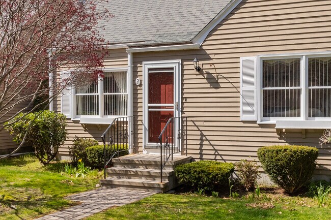 White Oaks Condominiums in Foxboro, MA - Foto de edificio - Building Photo
