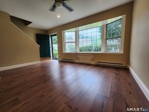 52 Glen Ridge Ct in New Milford, CT - Building Photo - Building Photo