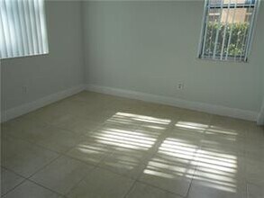 789 NW 103rd Terrace in Pembroke Pines, FL - Building Photo - Building Photo