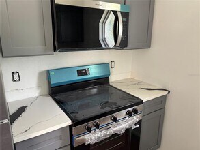 705 5th Ave NE in Largo, FL - Building Photo - Building Photo