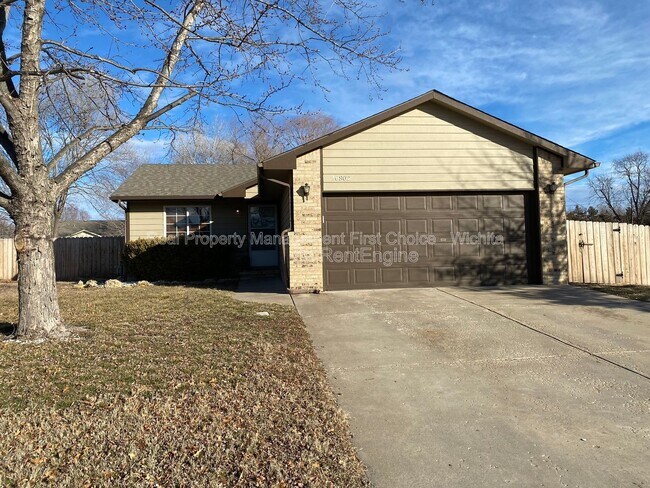 10802 W Carr Ave in Wichita, KS - Foto de edificio - Building Photo