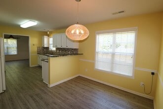 128 Dover Dr in King, NC - Building Photo - Building Photo