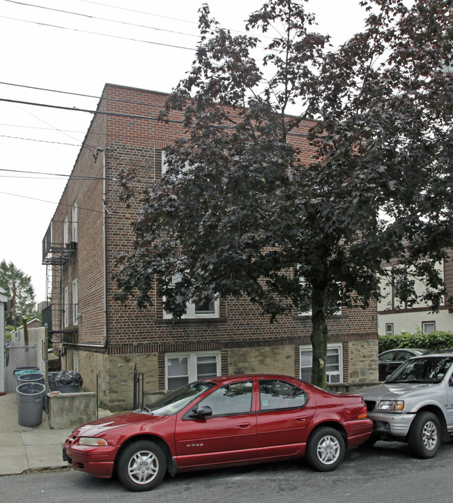 60 Harding Ave in Yonkers, NY - Building Photo - Building Photo