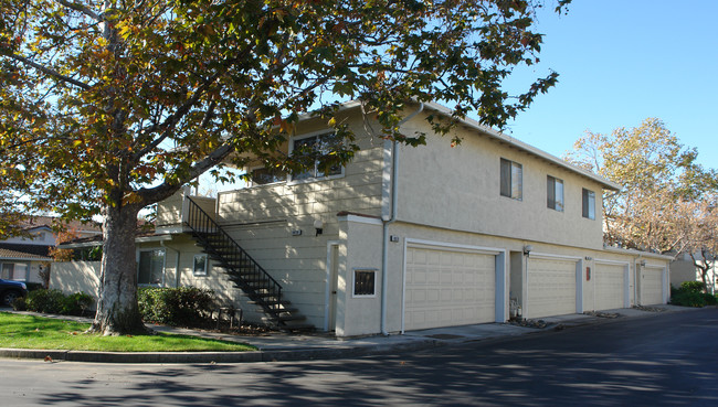 6800 Jarvis Ave in Newark, CA - Building Photo - Building Photo