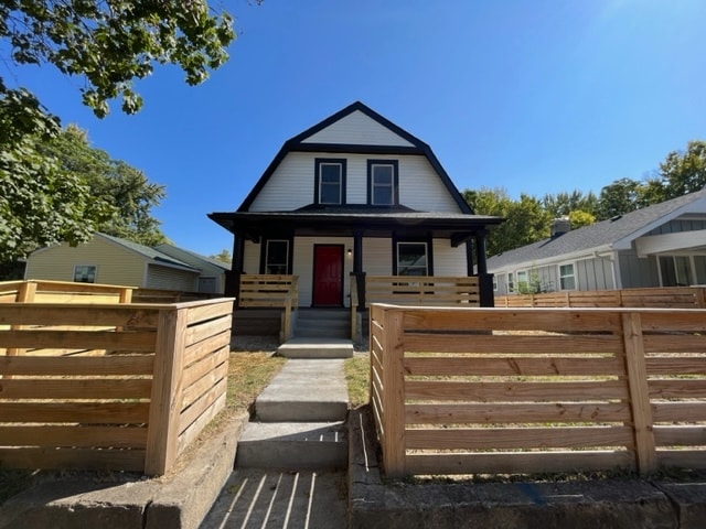 property at 3553 N Kenwood Ave