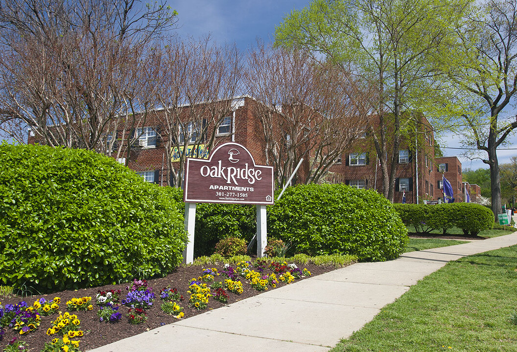 Oak Ridge Apartments in Riverdale, MD - Building Photo