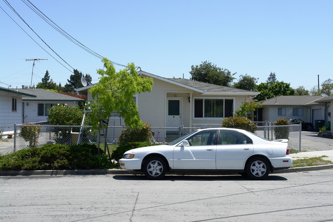 1008-1010 Jones Ct in Redwood City, CA - Building Photo - Building Photo