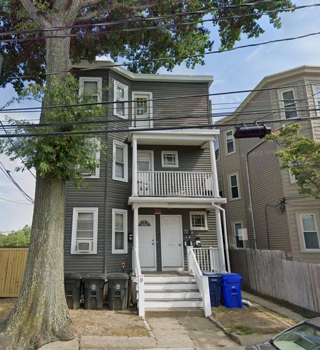 property at 9 Vineland St
