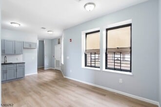 68 Garside St in Newark, NJ - Building Photo - Building Photo