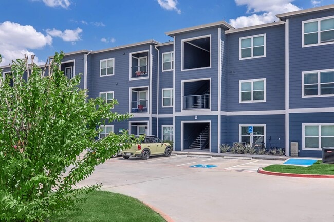 Azul Apartments