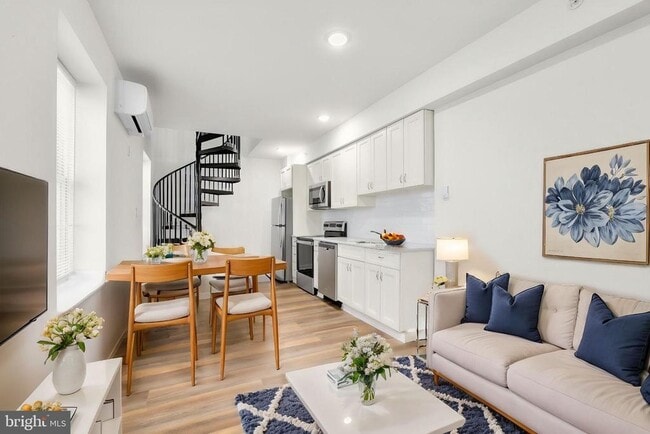 property at 541 N Orianna St