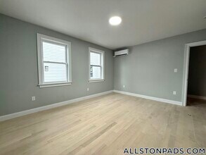 8 Brentwood St in Boston, MA - Building Photo - Building Photo