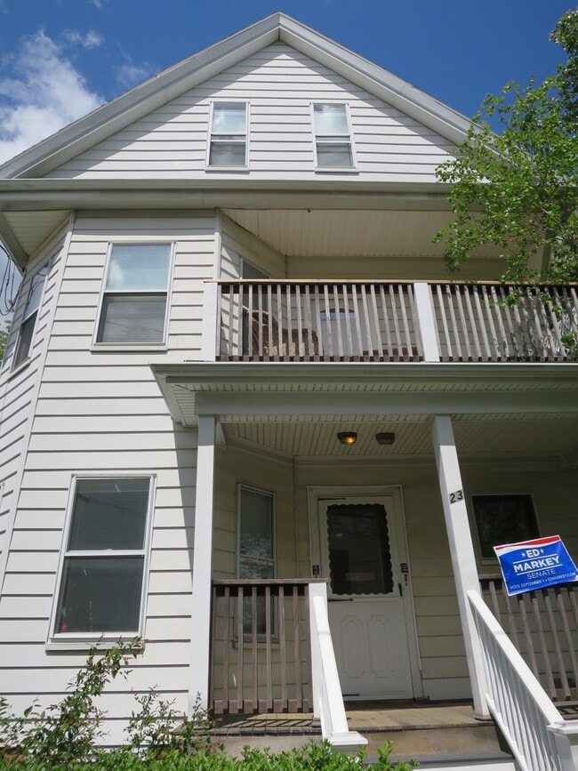 23 Winter St, Unit 2 in Somerville, MA - Building Photo - Building Photo