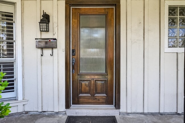 property at 10309 Ivyridge Rd